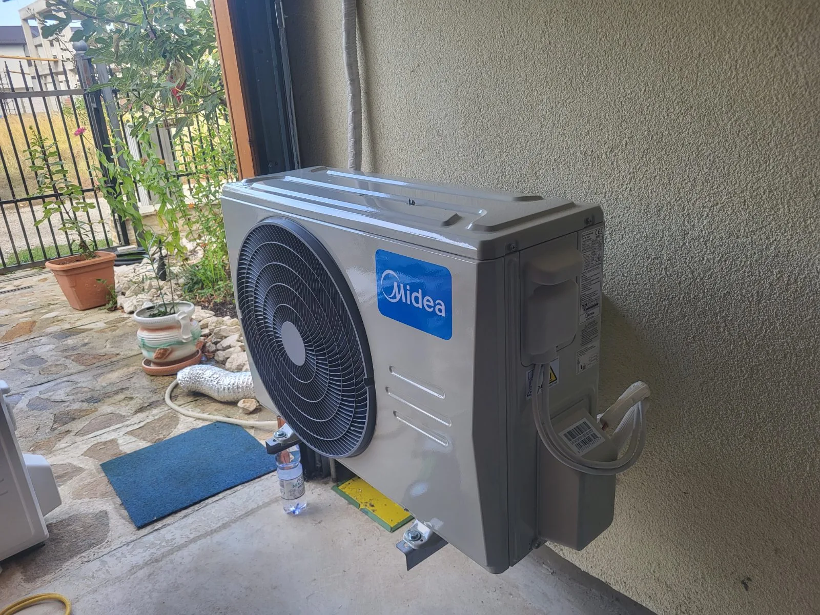 Montaj aer condiționat Mideea 12000 BTU, living – Bragadiru