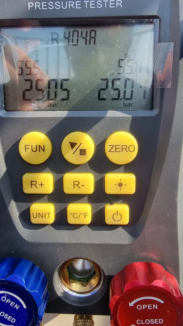 Tester digital de presiune pentru freon